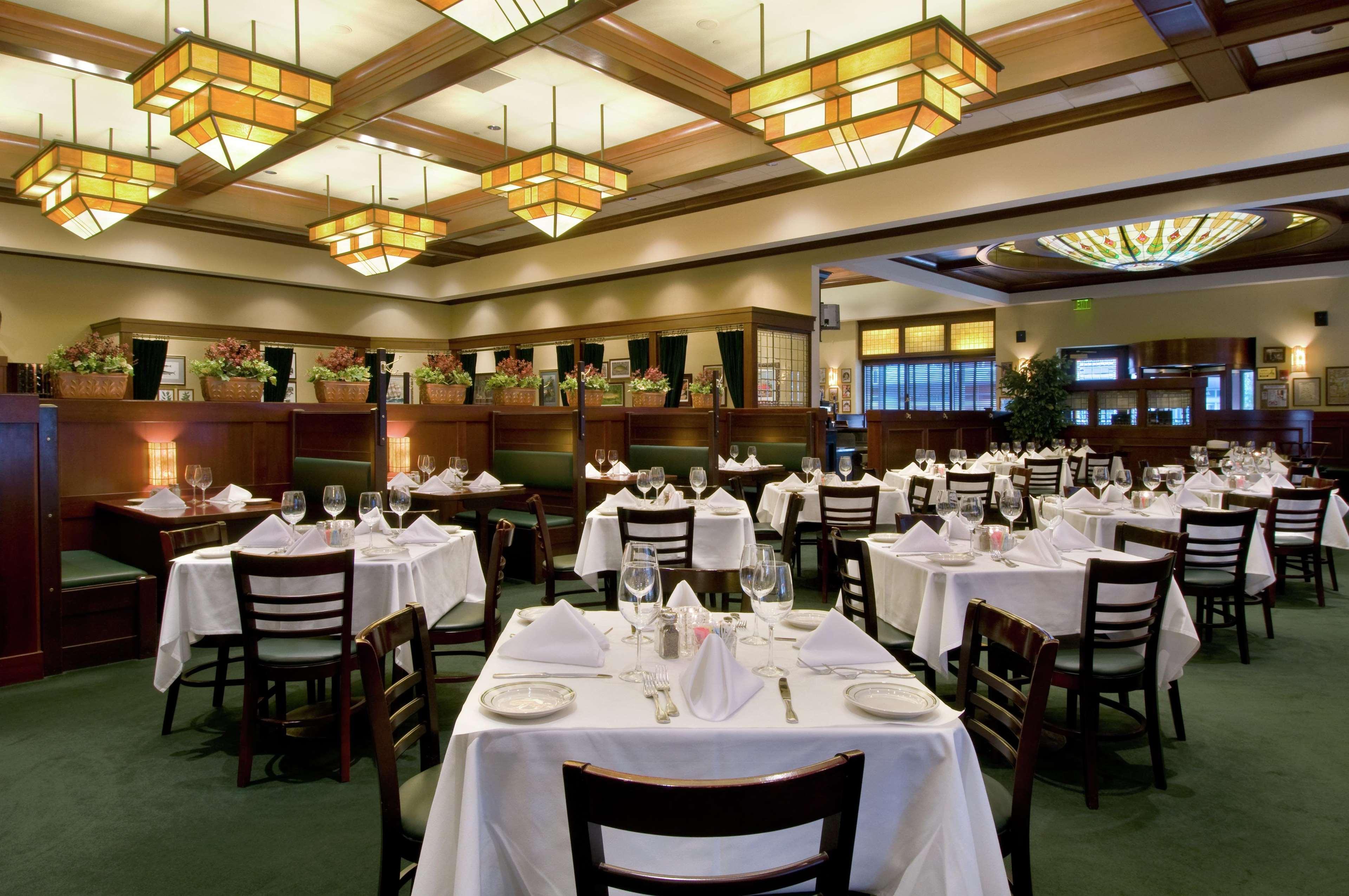 Hilton Indianapolis Hotel & Suites Restoran gambar